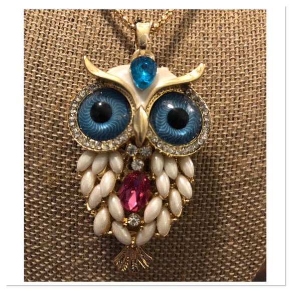 Beautiful Owl Necklace - Picture 2 of 3